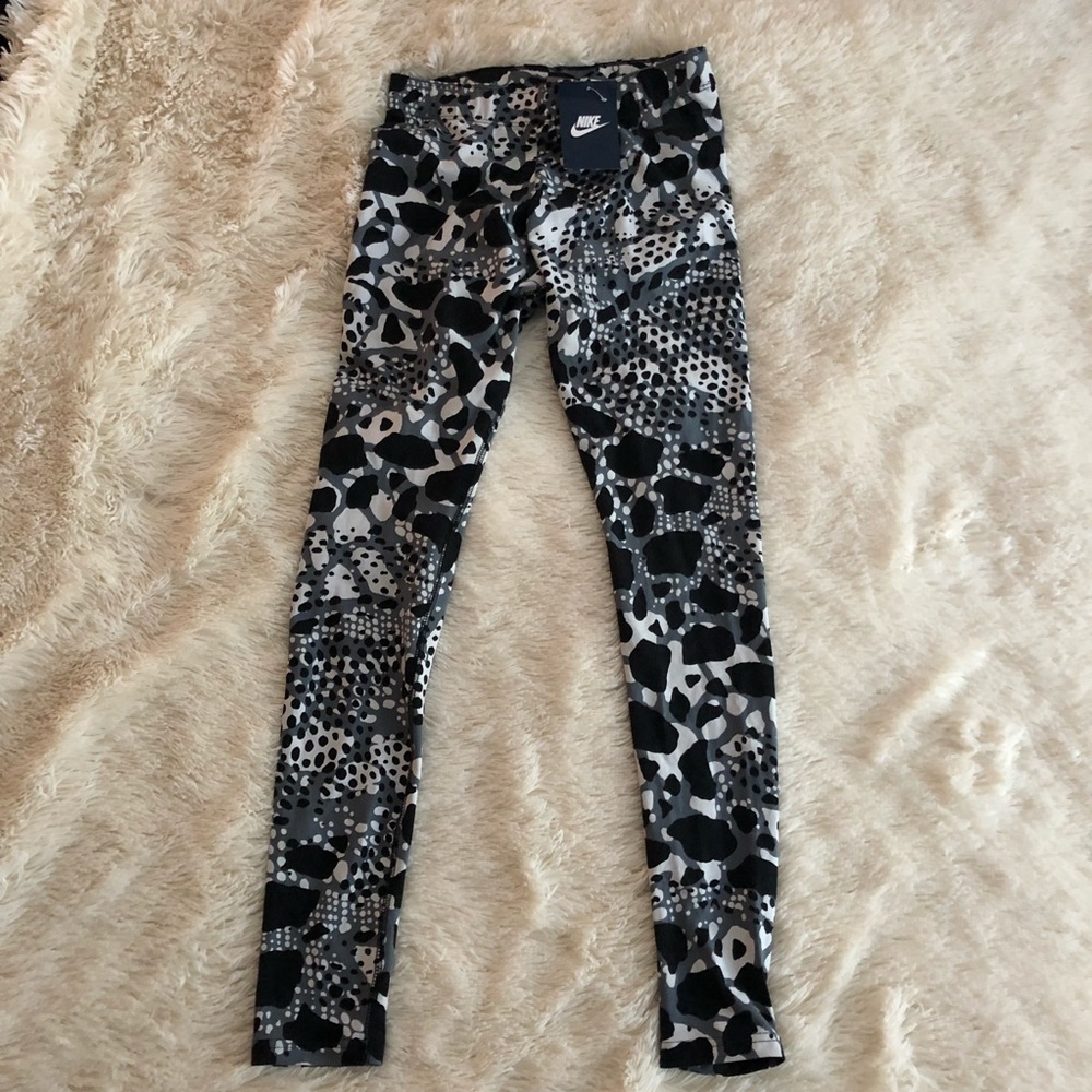 NIKE Black and White Animal Print Gym Leggings